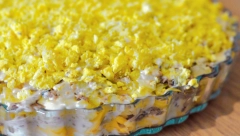 NAJJEDNOSTAVNIJA MIMOZA SALATA: Pravi recept za čuveno jelo koje svi volimo