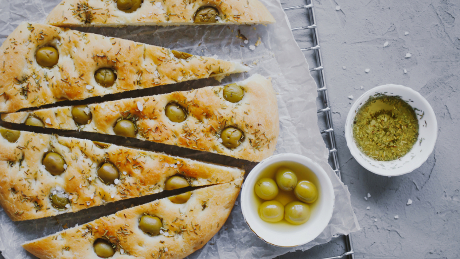 ORIGINALNI RECEPT ZA FOKAČU: Testo je mekano i hrskavo, a može se jesti uz bilo šta
