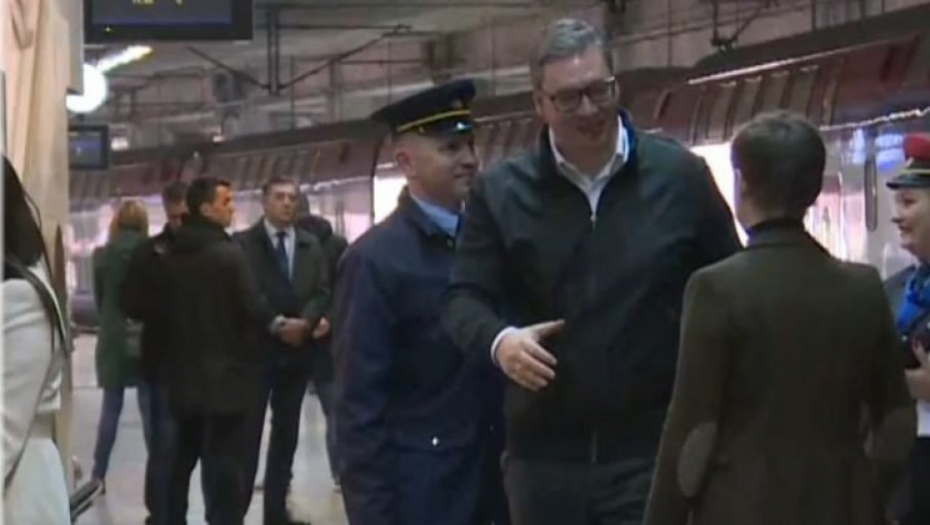 PREDSEDNIK SRBIJE U CENTRU ZBIVANJA Vučić i Orban prisustvuju puštanju u saobraćaj deonice pruge Beograd – Novi Sad (FOTO)