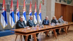 MOŽEMO DA USPEMO ZAJEDNO Ministar Lončar sa studentima medicine u borbi protiv raka dojke (FOTO)