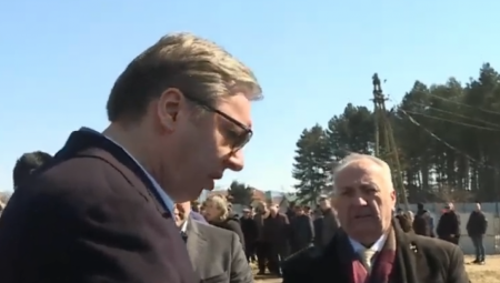 VUČIĆ SE ZAHVALIO MEŠTANIMA SJENICE "Priredili ste mi divan doček, naša želja je da ljudi ovde ostanu da žive" (FOTO)