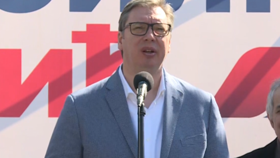 VUČIĆ U RAŠKI Pred izlazak na binu dobio sam ponudu! (FOTO/VIDEO)