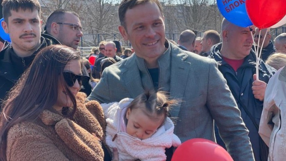 SVE ZA NAŠE KLINCE! Ministar Mali u poseti dečijem igralištu na Novom Beogradu (FOTO)