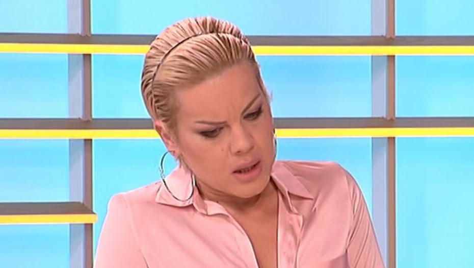 VERENIK JOJ PUCAO U GLAVU, PA SEBI PRESUDIO Život popularne glumice nije bio lak, A SADA IVANA PROLAZI KROZ NAJTEŽI PERIOD