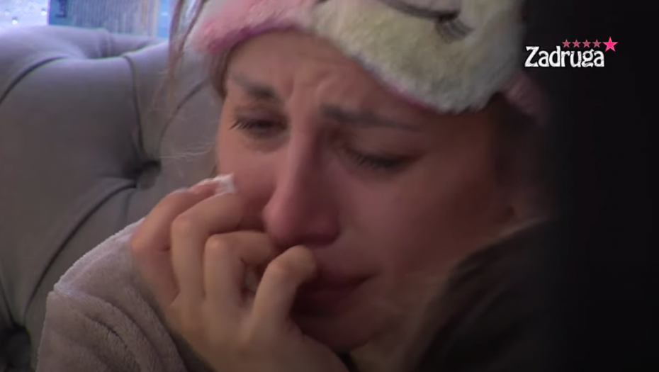 POTPUNO SLOMLJENA I UNIŠTENA! Dalila lije gorke suze i jeca zbog svađa sa Carem, on joj prišao pa iskreno progovorio o svemu!