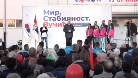 LEGENDARNI FUDBALER PREMIJER LIGE PODRŽAO VUČIĆA "On je u plejadi sa Borisom Džonsonom, Emanuelom Makronom i predsednikom SAD"