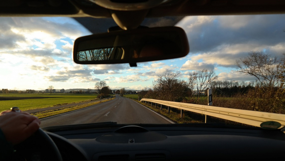 OVO MALO KO ZNA Instruktori otkrili čemu služi poluga na unutrašnjem retrovizoru