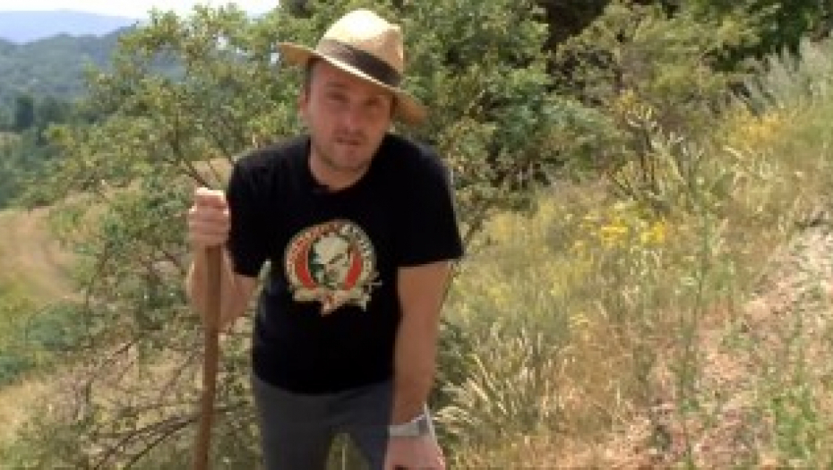 OVA BILJKA JE PRAVO BLAGO Travar Momčilo otkriva recept za eliksir sa medom, koji čini čuda za krvnu sliku