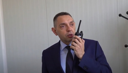 "Komšiću, kad pljuješ Srbiju, seti se čiji hleb jedeš!"