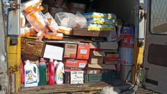 PRODAVALI FALSIFIKOVANE KANCEROGENE PROIZVODE Uhapšena 21 osoba, zaplenjeni luksuzni automobili, novac i oružje