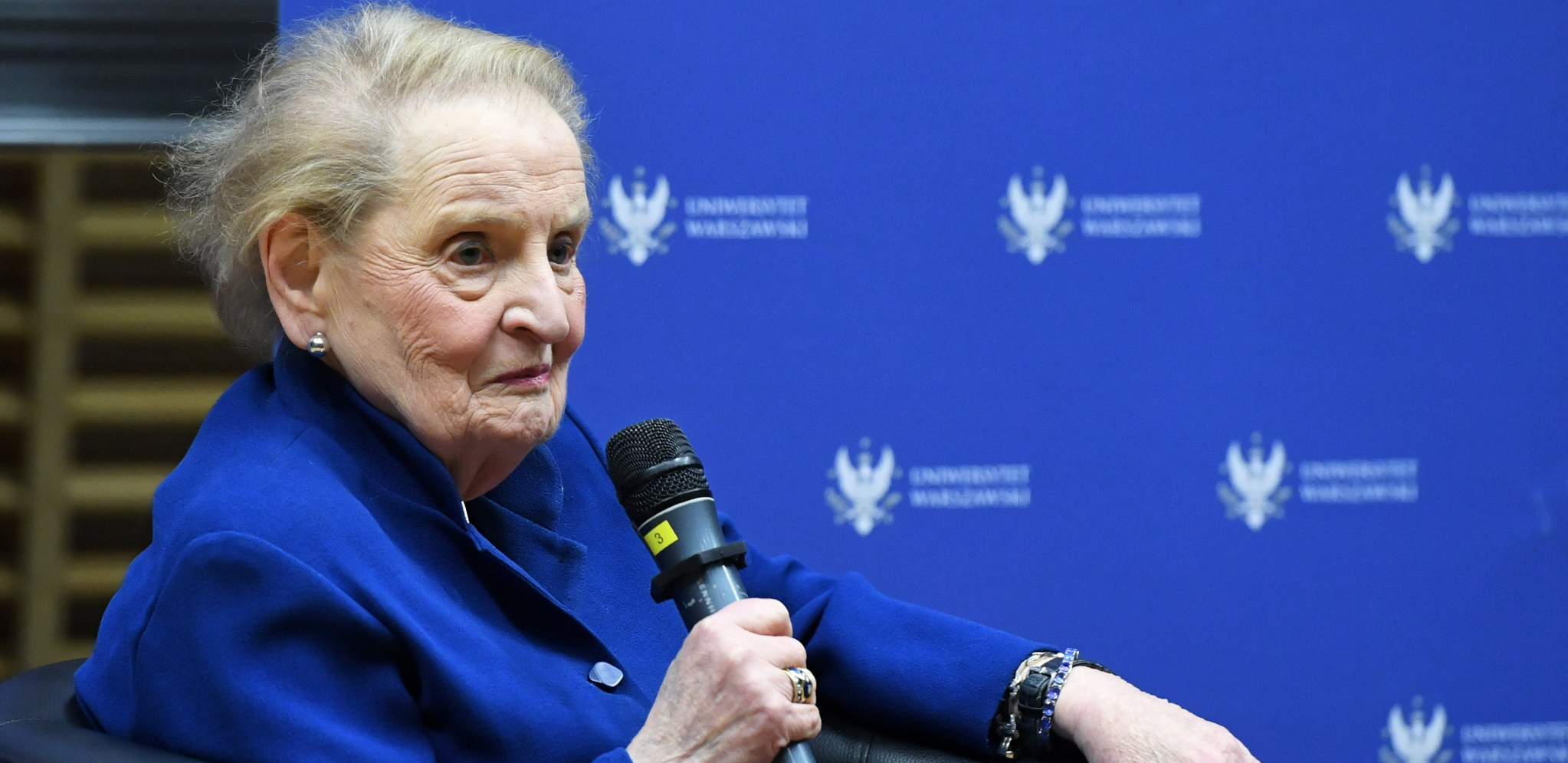 VIC DANA Olbrajtova otišla kod Svetog Petra i nudi mu milion dolara da...
