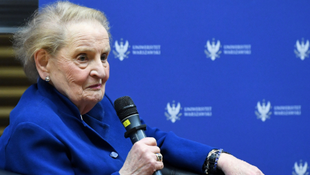 VIC DANA Olbrajtova otišla kod Svetog Petra i nudi mu milion dolara da...