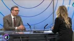 VUČIĆ UPOZORIO NA MAKRONOVE REČI: Francuski predsednik rekao ljudima da budu spremni na vaučere za hranu