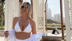 SVI SU GLEDALI U ZANOSNU PLAVUŠU! Supruga bivšeg fudbalera Partizana zasenila sve tokom slavlja Makedonaca! (FOTO)