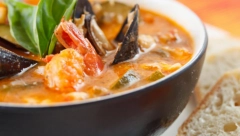 GOTOVA ZA SAT VREMENA Ovaj recept za riblju čorbu će vas oboriti s nogu, a gosti će misliti da ste pored šporeta stajali ceo dan!