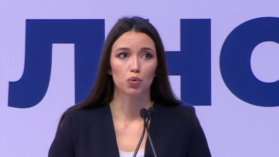 ĐURIĆ POKLOPILA OPOZICIJU Pristalice DSS, Zavetnici i Dveri se skupili da "brane" Kosovo i Metohiju od njih samih, njihovih lidera i partnera