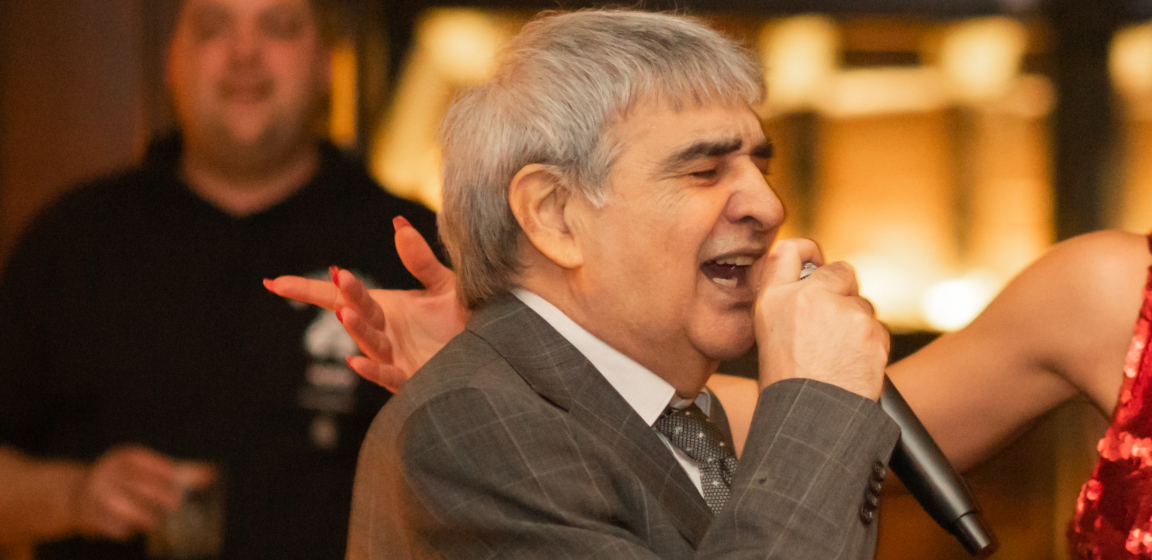 LJUBA ALIČIĆ SE VRAĆA U KAFANU! Pevač u poznatom beogradskom restoranu doveo atmosferu do usijanja, brojne poznate ličnosti zabavljale su se do zore!