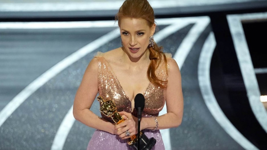 NAJLEPŠA TOALETA NA DODELI OSKARA Pored zlatne statue  Džesika Čestejn ponela titulu najlepše obučene glumice