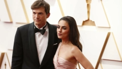 MILA KUNIS OTVORILA DUŠU O SUPRUGOVOJ BOLESTI ZBOG KOJE JE OSTAO BEZ VIDA I SLUHA: Ešton Kučer vodi borbu s retkim oblikom vaskulitisa