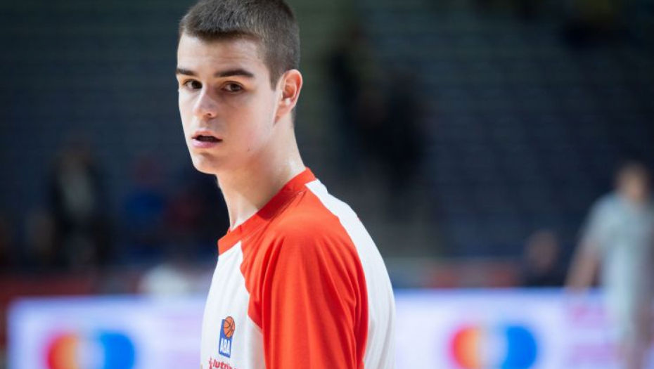 ZVEZDIN TALENAT IDE NA KALJENJE Nikola Topić na pozajmici u Megi