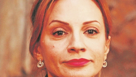 KO BI REKAO DA ĆE I ONA KOD PLASTIČARA? Dubravka Mijatović uradila remont, ljudi u neverici gledaju kako izgleda u šestoj deceniji