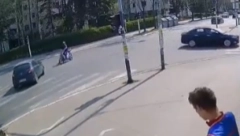 (UZNEMIRUJUĆI VIDEO) HOROR NA BEŽANIJSKOJ KOSI Udario motociklistu, pa pobegao!