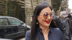 POTPUNA DOMINACIJA! Ceca se na snimanju pojavila u elegantnoj kombinaciji kao prava dama, a cipele su privukle posebnu pažnju! (FOTO)