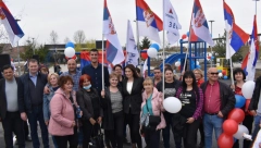 "DELA NAJBOLJE GOVORE" Irena Vujović i Marko Kešelj obišli novootvoreno igralište u Zemunu (FOTO)