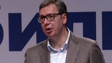ČOVEKU POZLILO NA MITINGU U PARAĆINU Predsednik Vučić ODMAH reagovao, ovo su detalji događaja