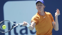 SENZACIJA U MAJAMIJU! Siner predao, malo poznati Argentinac u polufinalu mastersa!