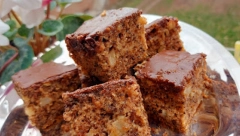 UKUS JE FANTASTIČAN Isprobajte kolač sa grizom i orasima (VIDEO)