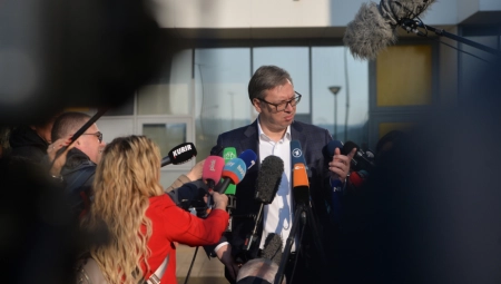 KLADOVSKI NAPREDNJACI: Obaveza svih službi je da zaštite predsednika!