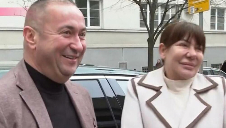 SVAKA ČAST  Dok Đani rinta po inostranstvu, Slađa deli prosjacima