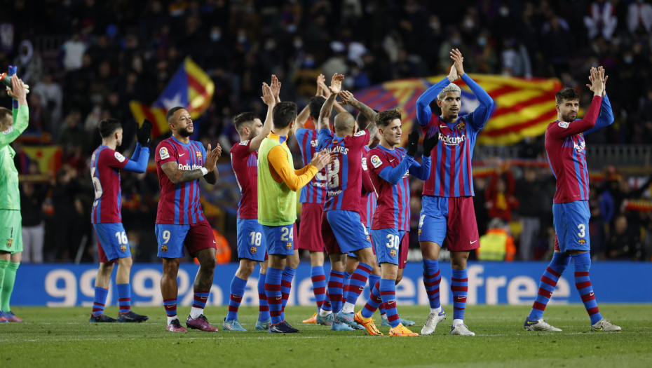 BARSELONI PRIPAO DERBI! Katalonci srušili i Sevilju za drugo mesto