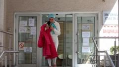 ŠIKLJALA MI JE KRV IZ GLAVE! Eksluzivni Alo! paparaco, Snežana Dakić na previjanju nakon što ju je pogodio nepoznati muškarac! (FOTO)