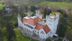 U NJEMU ŽIVE DUHOVI, A KOLAJU LEGENDE Misteriozni dvorac Fantast među svojim zidovima čuva brojne tajne