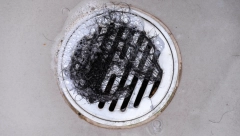 NAJMOĆNIJI TRIK ZA ZAČEPLJENE ODVODE I CEVI Nikada ne biste pomislili na ovo sredstvo, a užasno je logično -apsolutni ŠOK!