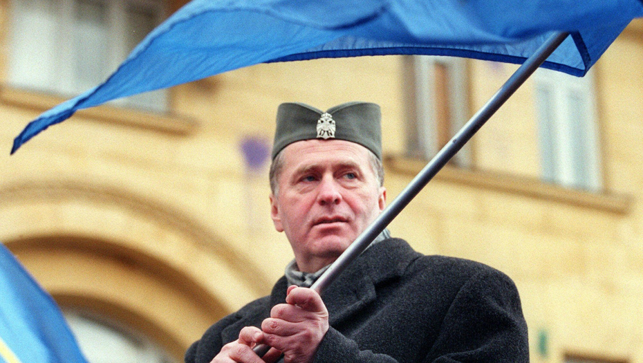 GODINU DANA BEZ VELIKANA Žirinovski će živeti dok je Rusije