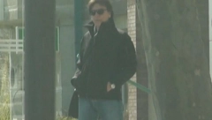 ZAVIRITE U ČOLINU LUKSUZNU VILU U dvorištu ima ogroman bazen i trambulinu, a po kući su svuda ogledala (FOTO)