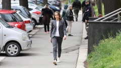 NASTAVLJENO SUĐENJE DIJANI HRKALOVIĆ ISKAZIMA SVEDOKA Optužena se tereti da je korišćenjem svog položaja u MUP-u kočila istrage