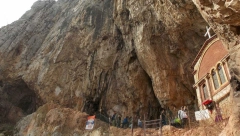 ČUDO U STENI! Vernici iz cele Srbije započeli obnovu ispovedaonice Svetog Save na Kablaru