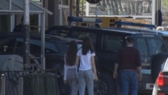 POVUKLI SE Kosovska policija otišla nakon pretresa više prodavnica u Kosovskoj Mitrovici i Štrpcu