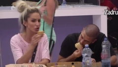 RAT NE PRESTAJE! Aleks opet potkačila Dalilu koja joj je oštro odbrusila, Car nije mogao da izdrži, pa se umešao u svađu!