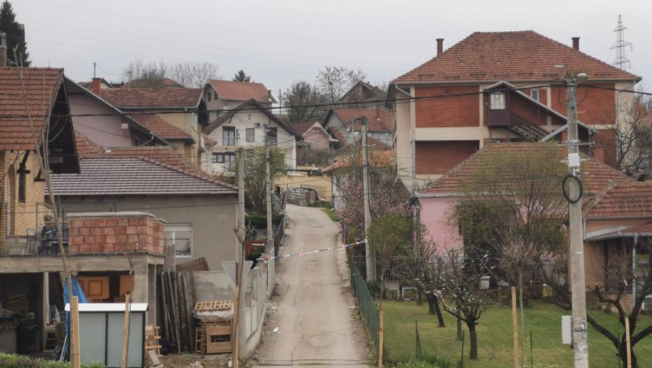 UHAPŠEN MLADIĆ OSUMNJIČEN ZA MASAKR U ČAČKU Presudio majci, ocu i dedi, tela najmilijih pronašao brat (FOTO)