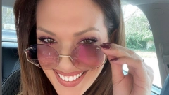 SKINULA SE LEKINA BIVŠA Voditeljka pozirala u minijaturnom bikiniju i pokazala lice bez šminke (FOTO)