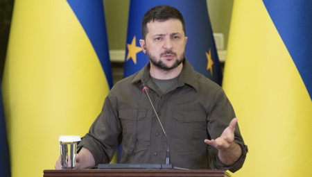 ZELENSKI NAJAVIO ODLUČAN BOJ U DONBASU Rukovodstvo u Kijevu ima dve varijante tokom pregovora sa Moskvom