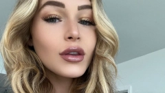 PRESUDILA MU HLADNIM ORUŽJEM Manekeka (25) je izbola dečka nožem i odmah pozirala gola!