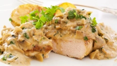 RECEPT ZA NEDELJNI RUČAK Šnicle u sosu od luka, poznato jelo na drugačiji i ukusniji način