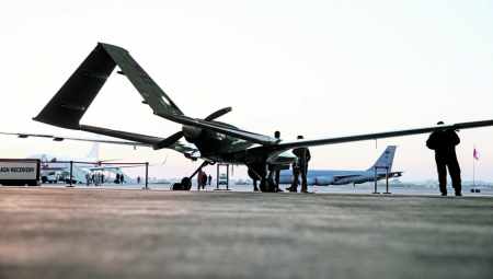 DRONOVI BAJRAKTAR PREDSTAVLJAJU NAJTRAŽENIJE ORUŽJE DANAŠNJICE Srbija uvozi turske ubice tenkova!