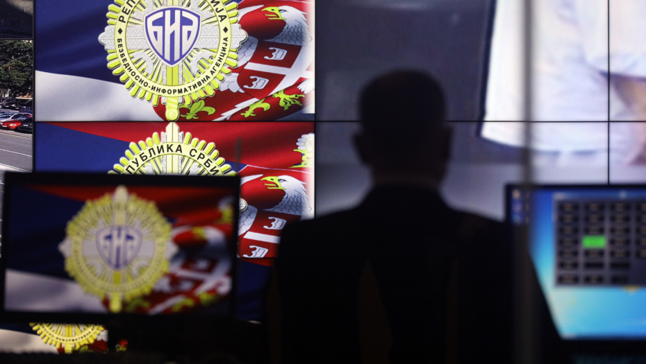 STUDENT PRETIO SMRĆU KOLEGAMA I PROFESORIMA Policija evakuisala Ekonomski fakultet, STIGLA I BIA